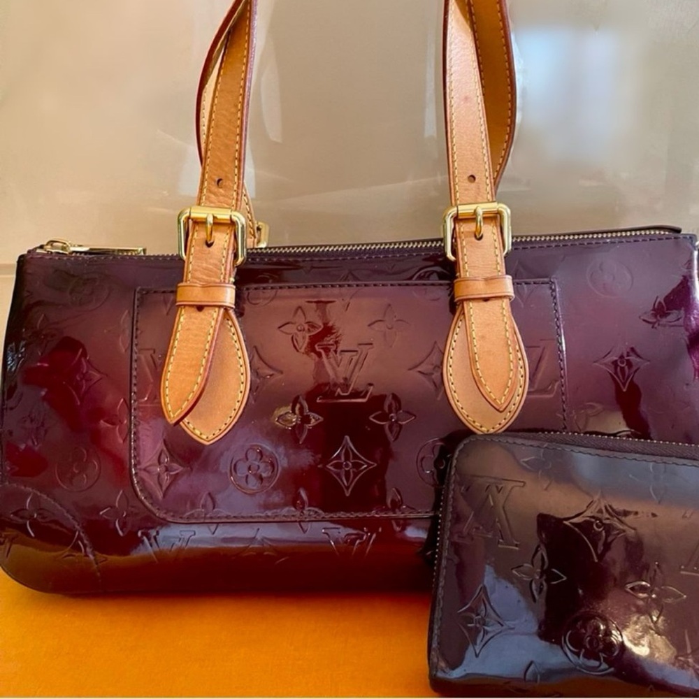 Louis Vuitton Rosewood Ave Vernis in Rouge Fauviste & Zippy Wallet in Amarante - Picture 2 of 7